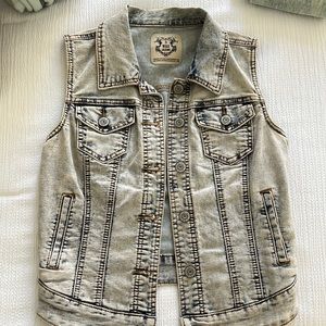 Sleeveless Jean Jacket